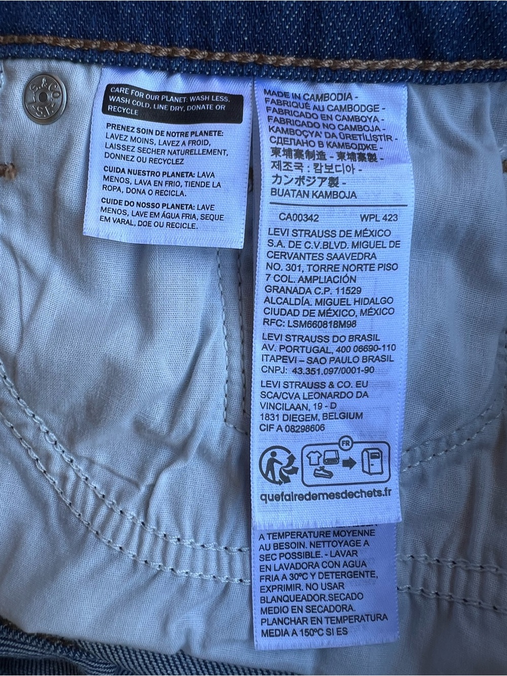 LEVI STRAUSS Classic Women’s Blue Jeans 27x32” Straight Leg Stretch Mid-Rise - Picture 10 of 11